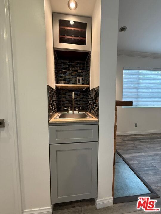 Building Photo - 1043 Thompson Ave