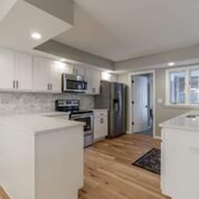 Building Photo - 1510 Woodrail Ave