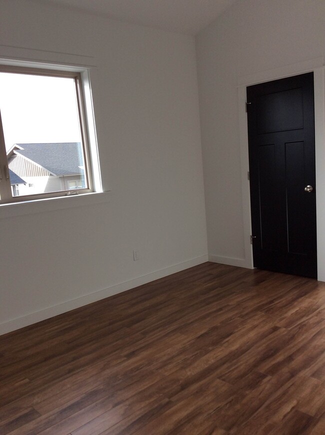 Building Photo - 3308 Sora Way