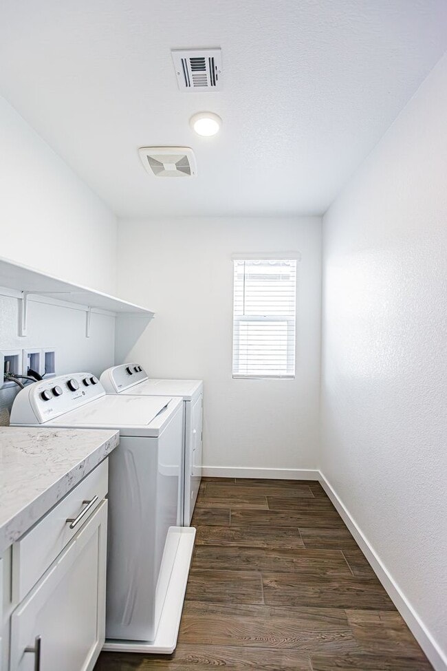 Building Photo - Brand New 4-bedroom Home