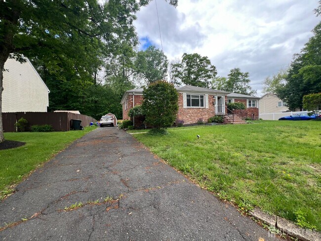 Building Photo - 514-516-516 Carmine Ave