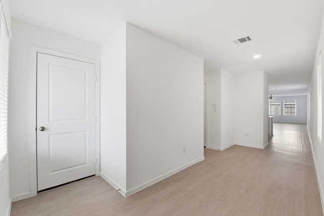 Building Photo - 6418 Geyser Starish Dr