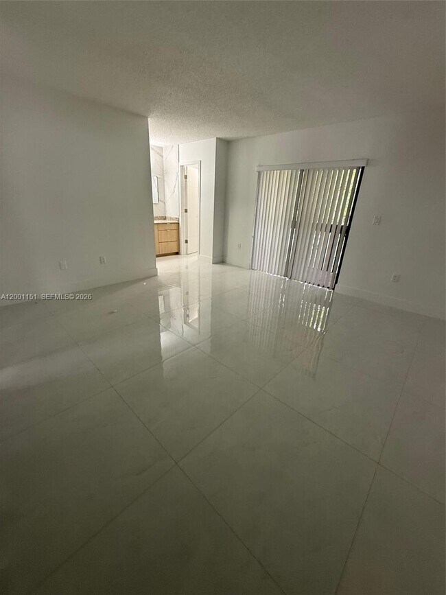 Building Photo - 6651 SW 137th Ct