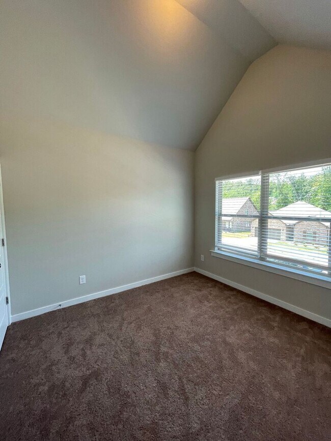 Building Photo - Home for Rent in St James Subdivision in Pinson, AL!!! Available Now!