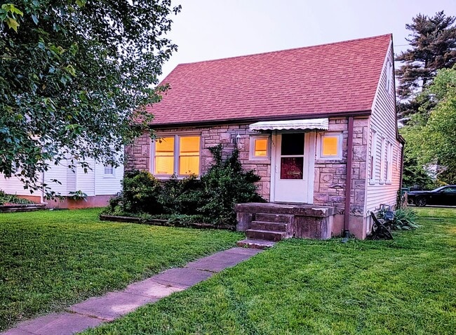 Building Photo - 201 Staebler Ave