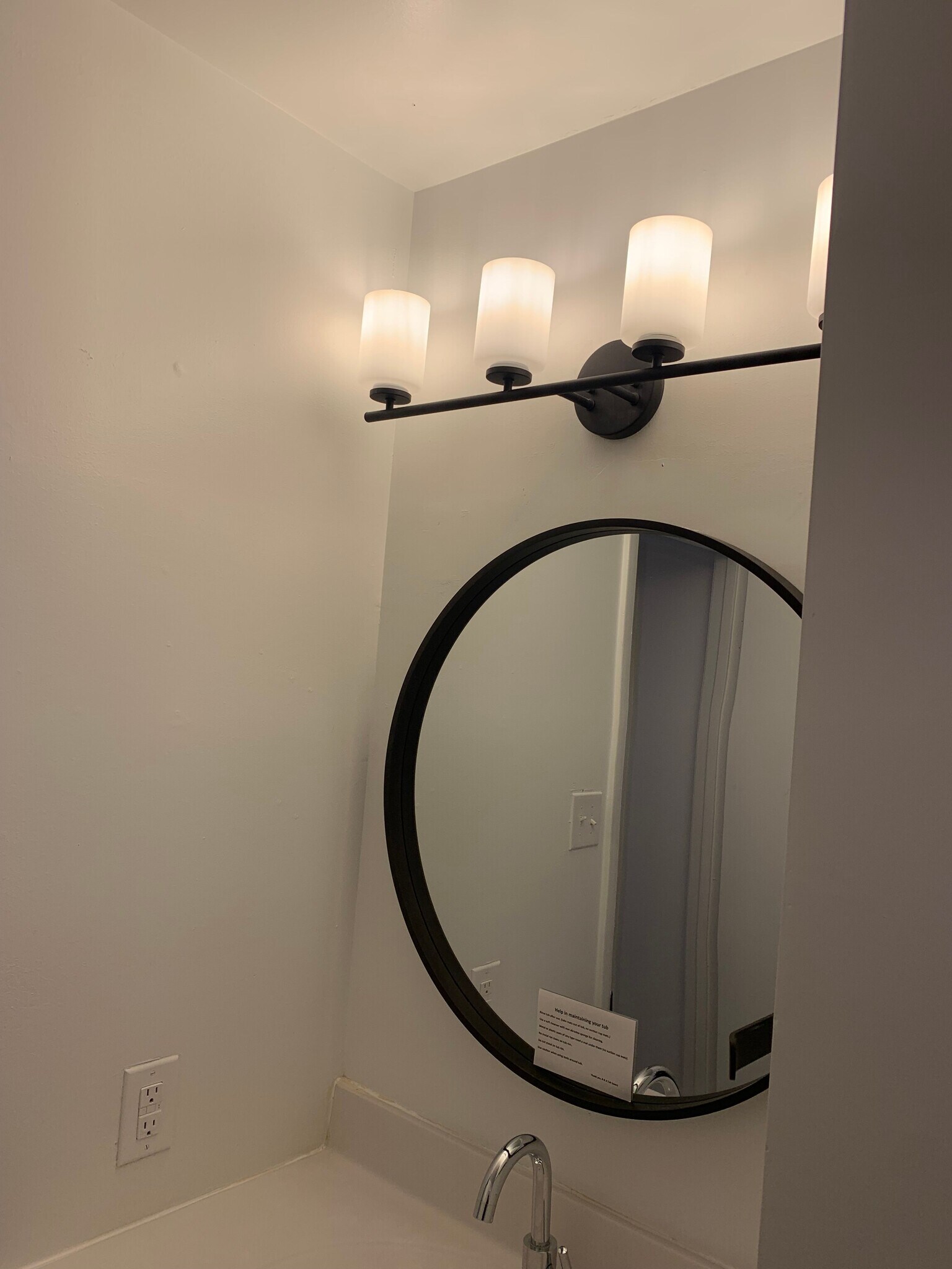 Building Photo - 1850 Charles Ct