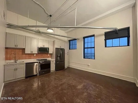 Building Photo - 116 S Gay St