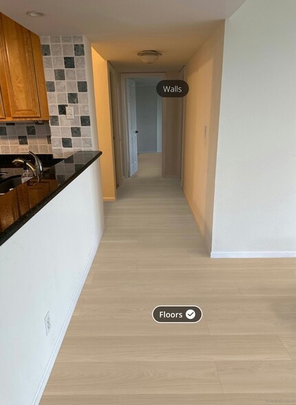 Building Photo - 1625 SE 10th Ave