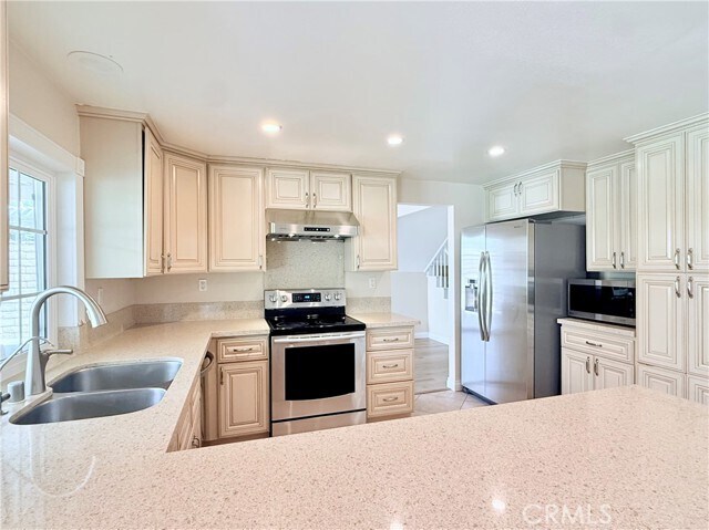 Building Photo - 7 Calhoun