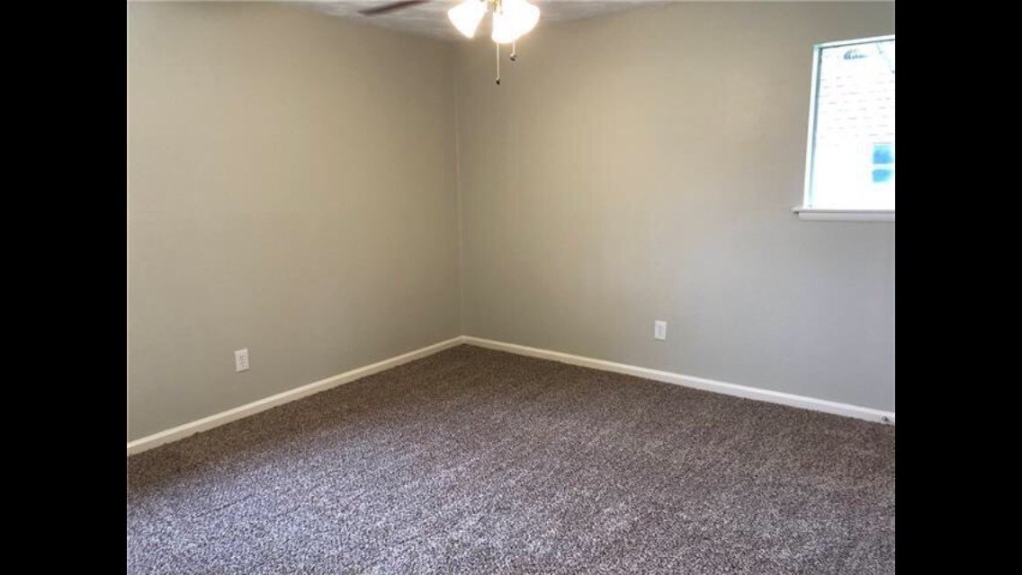 Building Photo - 6005 Whitley Rd