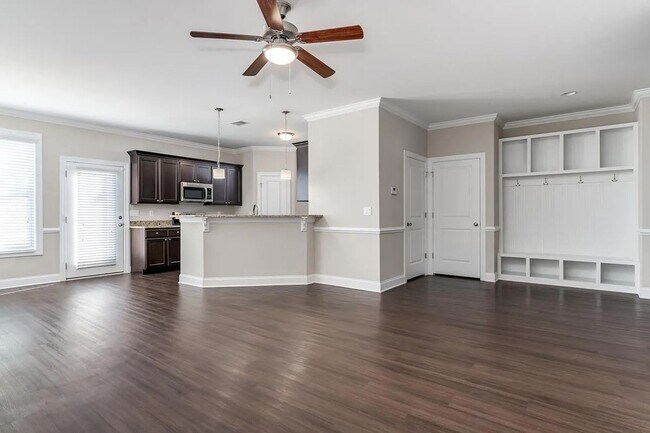 Building Photo - Like-new home located at the heart of the ...
