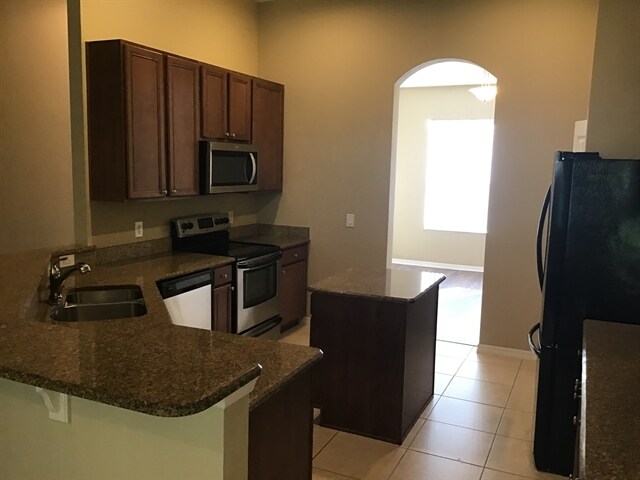 Building Photo - 10016 Caroline Park Dr