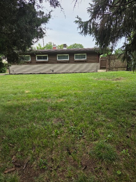 Building Photo - 1955 Hopkins Ave