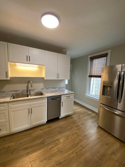 Building Photo - 642 Perrin Ave