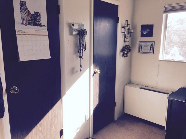 Building Photo - Beautiful 2 Bedroom, 1.5 Bathroom Apartment Available August 1st!