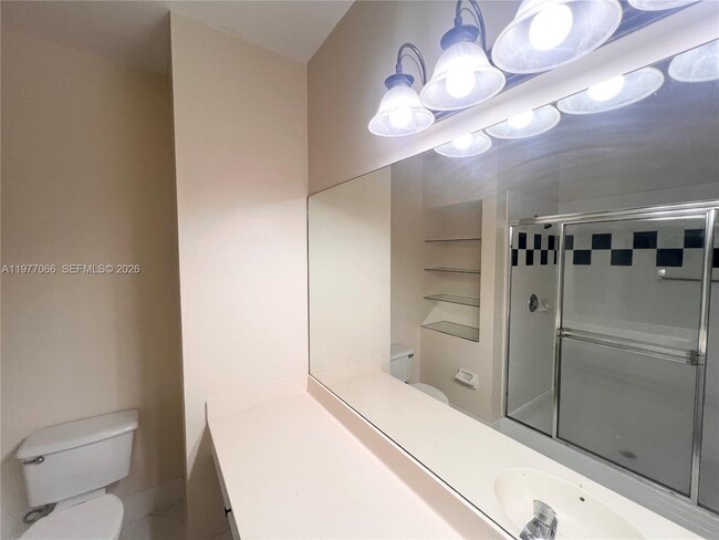 Building Photo - 4259 SW 10th Ct