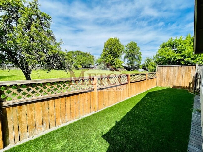 Building Photo - Beautiful 3 bedroom Santa Clara home
