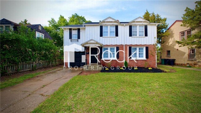 Building Photo - Beautifully Remodeled 4-Bedroom Home near ...