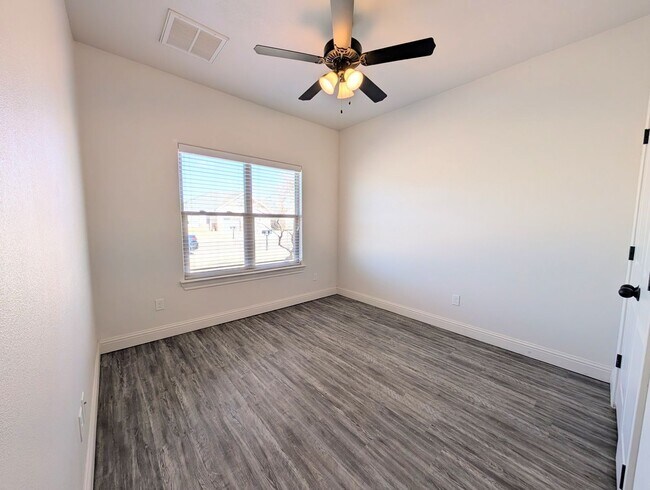 Building Photo - 2507 111th St