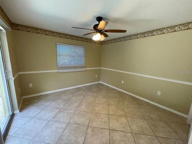 Building Photo - 494 Lake of the Woods Dr