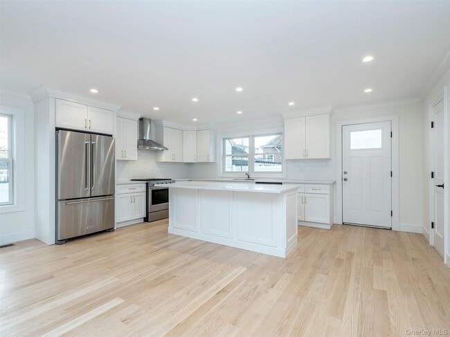 Building Photo - 35 Dunwood Rd