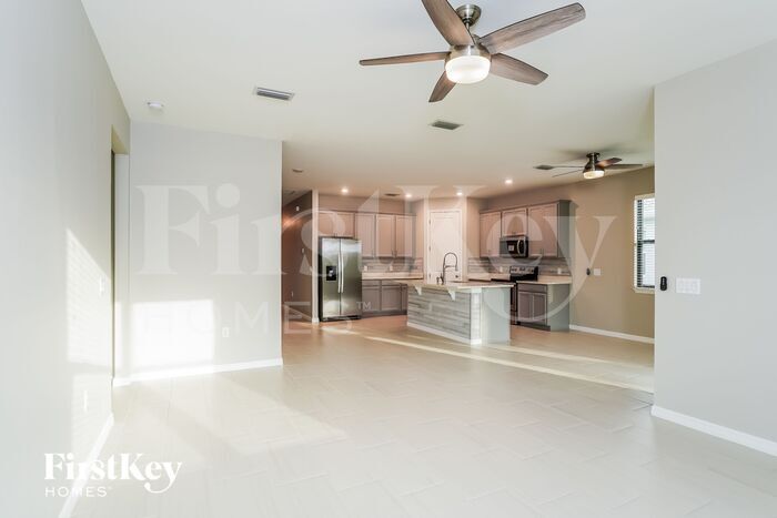 Building Photo - 16448 Palmetto St