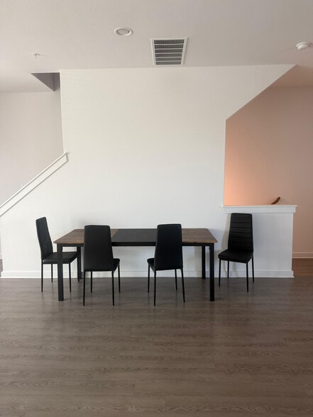 Building Photo - Room in Townhome on Leo Ln