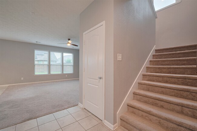 Building Photo - 5011 Pine Ridge Knoll Ct