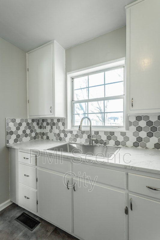 Building Photo - 210 Chickamauga Rd