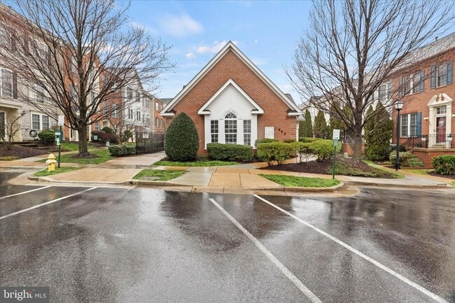 Building Photo - 901 Harrison Cir