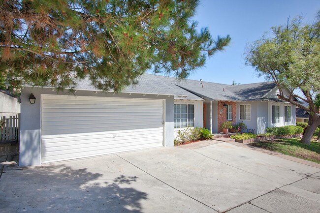 Building Photo - 4420 Lowell Ave