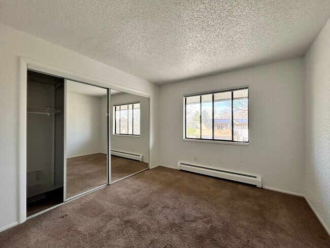 Building Photo - Affordable 3 Bed 2 Bath Condo, Attached Garage, on Quiet Street in Lafayette