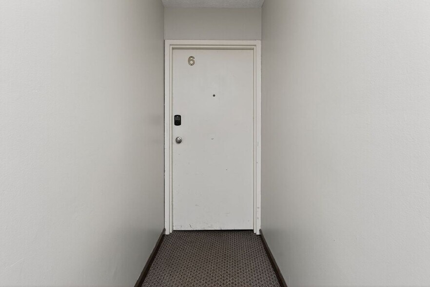 Building Photo - 5523 Ellsworth Ave