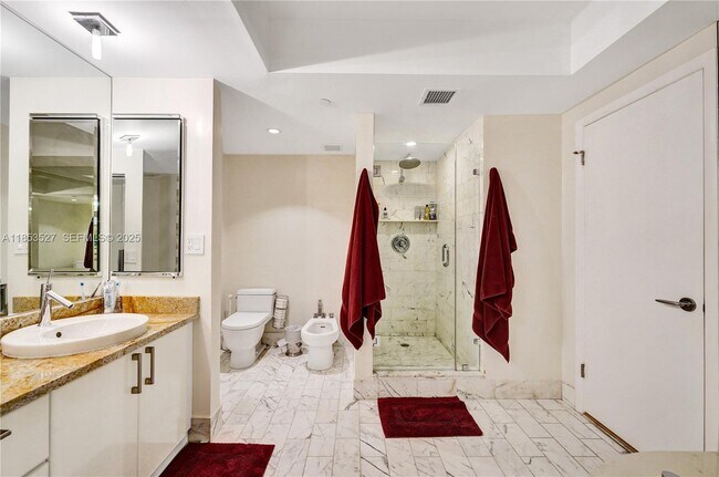 Building Photo - 20281 E Country Club Dr