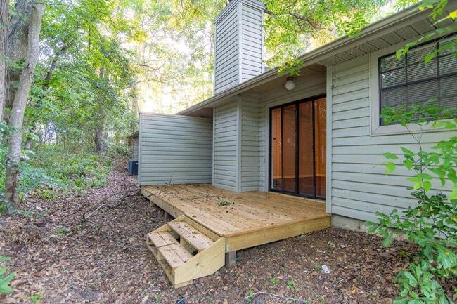 Building Photo - 2201 Hartsfield Rd