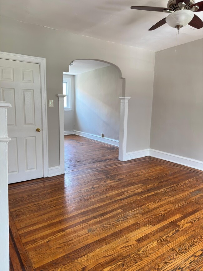 Building Photo - 1422 S Patton St