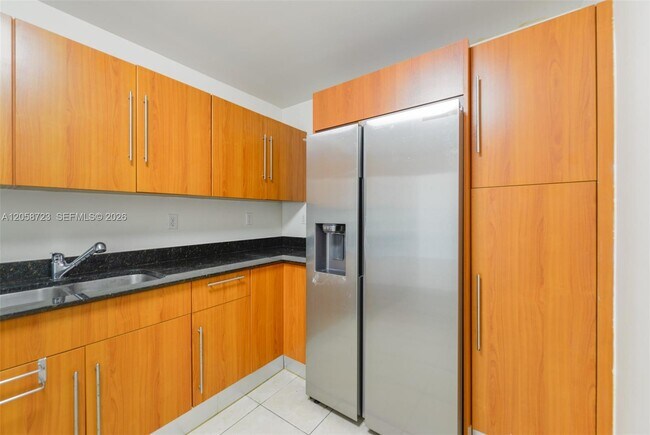 Building Photo - 3001 S Ocean Dr