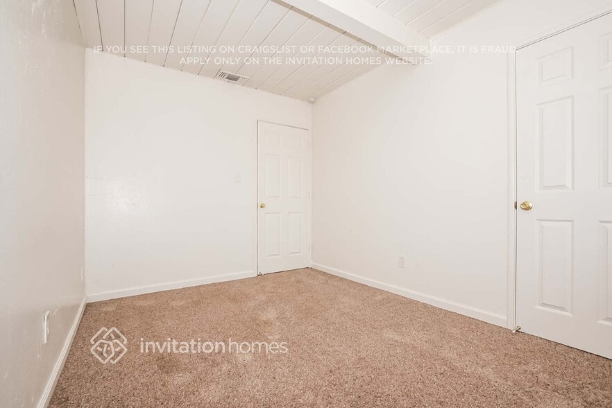 Building Photo - 6039 36th Ave
