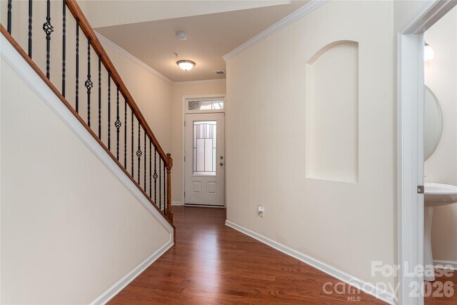 Building Photo - 106 Clarendon St