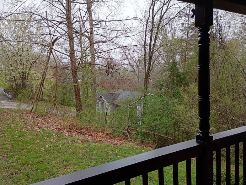 Building Photo - 384 Highland Dr