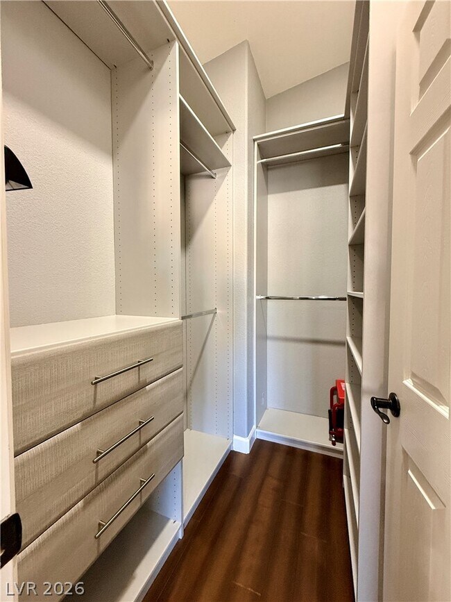 Building Photo - 8565 Hogan Falls Cir