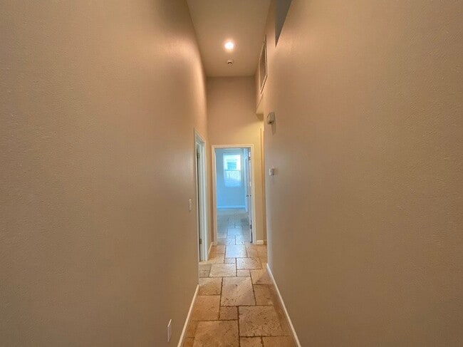 Building Photo - Beautiful Three Bedroom Single Level Napa Home