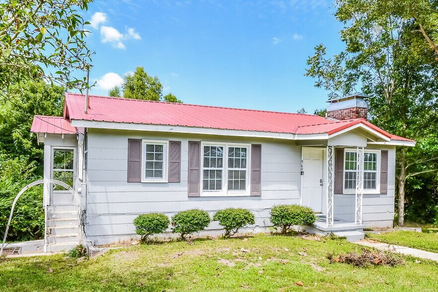 Building Photo - 960 7th Pl