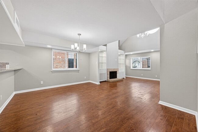 Building Photo - 1114 Augusta Dr