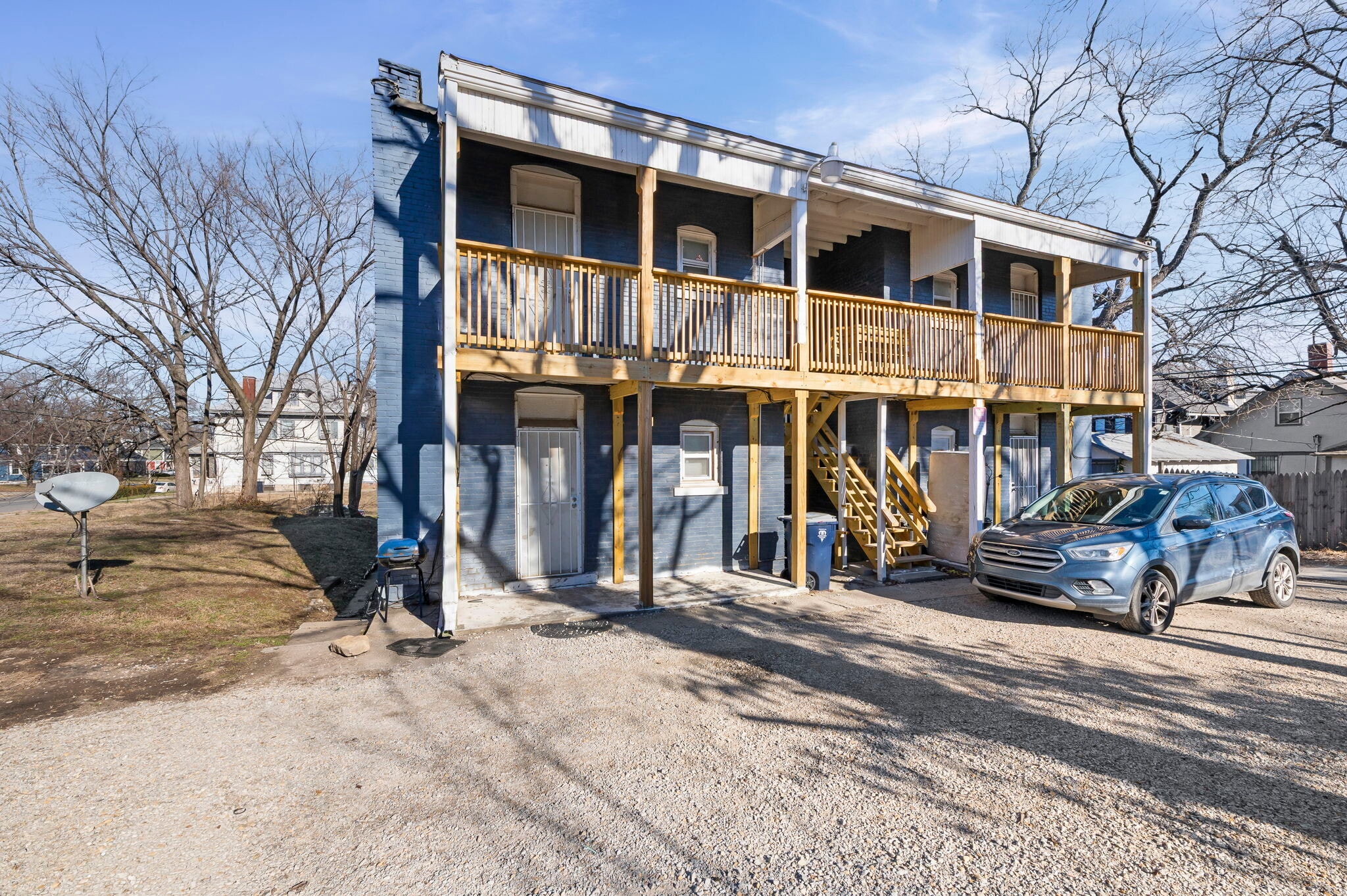 Building Photo - 2207 E 24th Ter