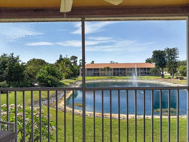 Building Photo - Peaceful pond 2BR/2BA condo in Naples, FL