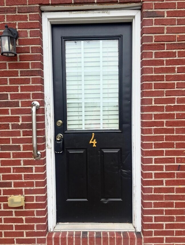 Building Photo - 180 Coachman Ct