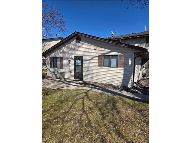 Building Photo - 6662 84th Ct N