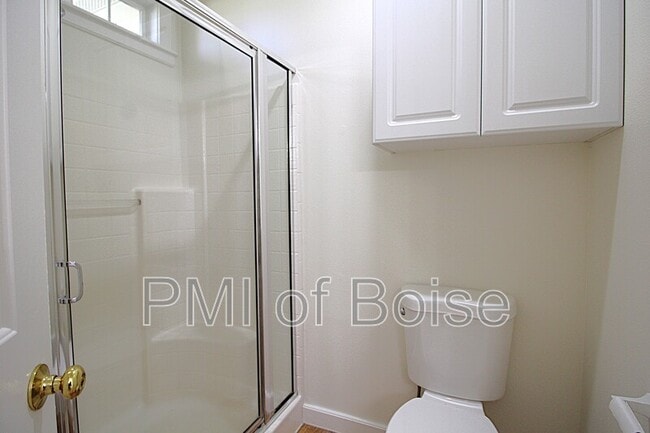 Building Photo - 85 S Linder Rd