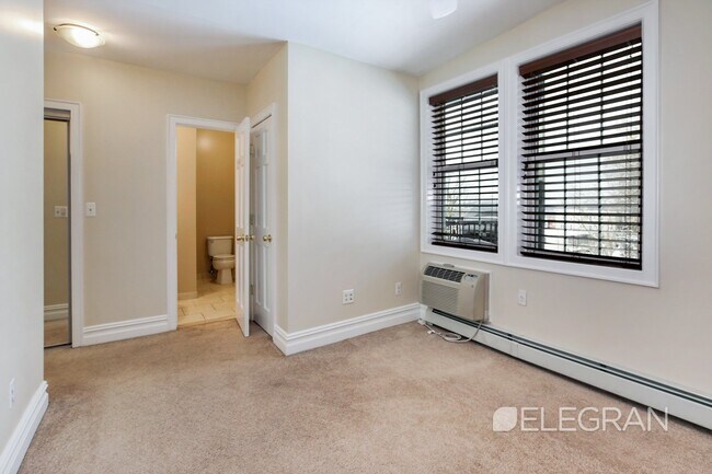Building Photo - 376 Nodine St